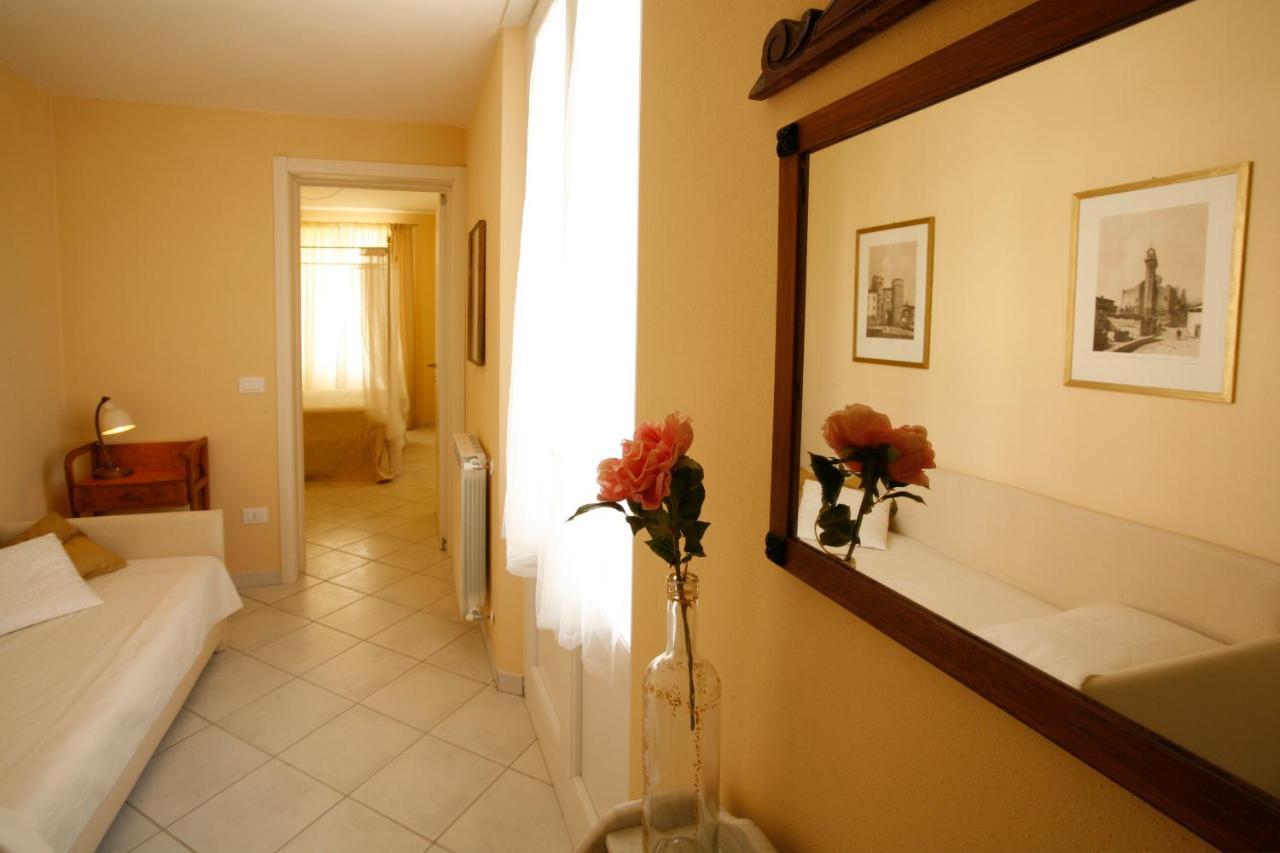 Villa Amelia Rooms Marina di Pietrasanta Exterior photo