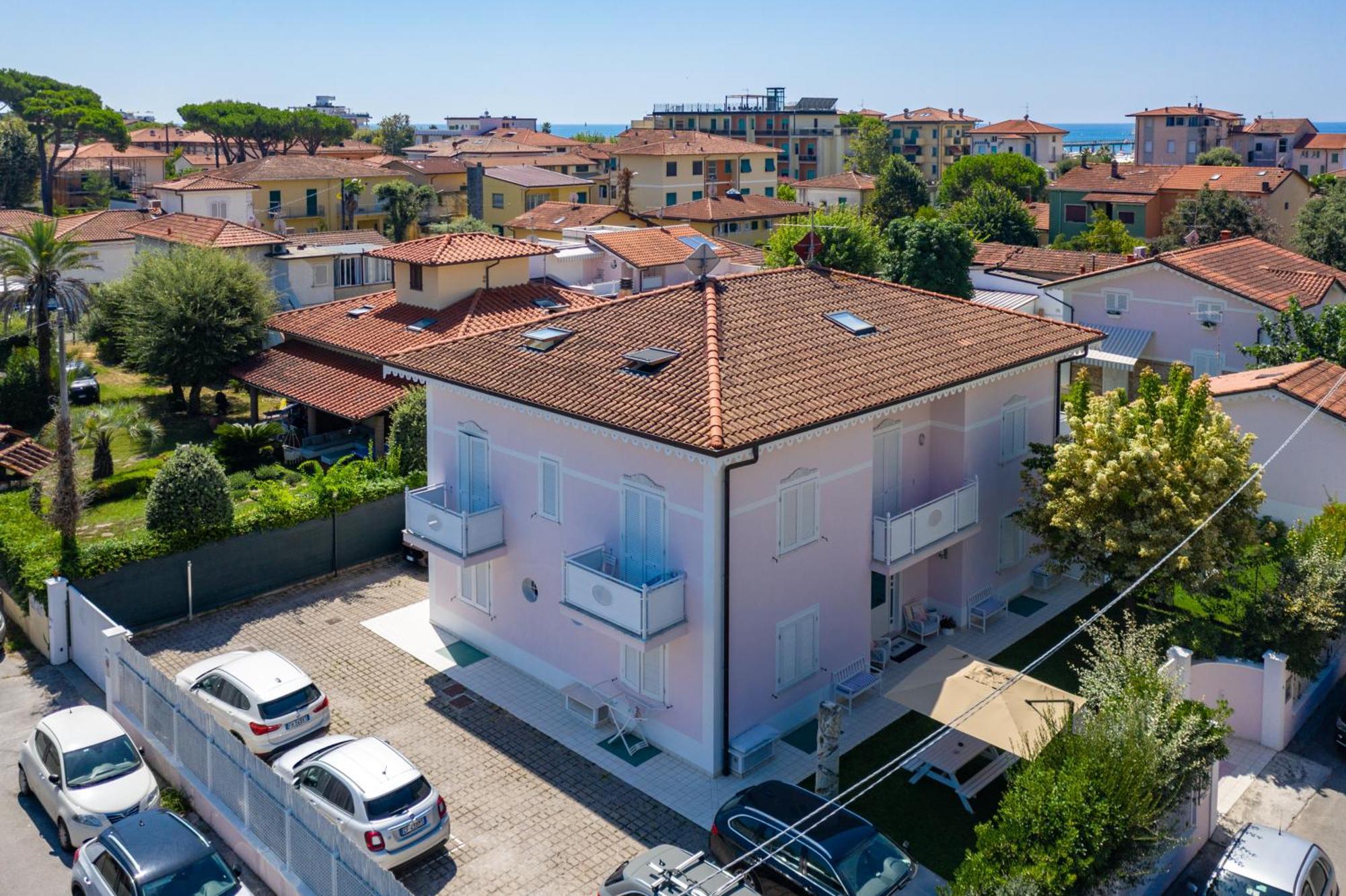 Villa Amelia Rooms Marina di Pietrasanta Exterior photo