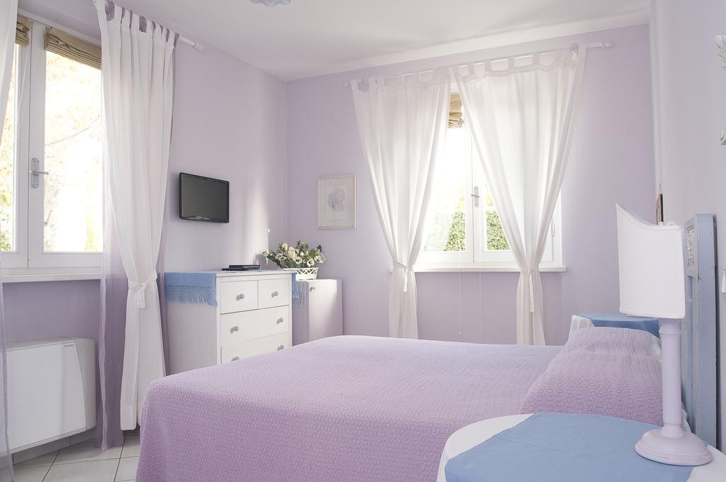 Villa Amelia Rooms Marina di Pietrasanta Exterior photo