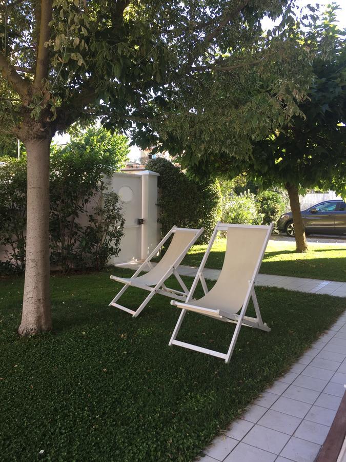Villa Amelia Rooms Marina di Pietrasanta Exterior photo